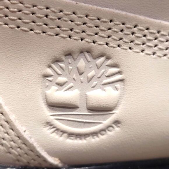 Timberland Booties Kinsley Waterproof White Nubuck Leather Zebra Lug Sole 7 New - Picture 7 of 13